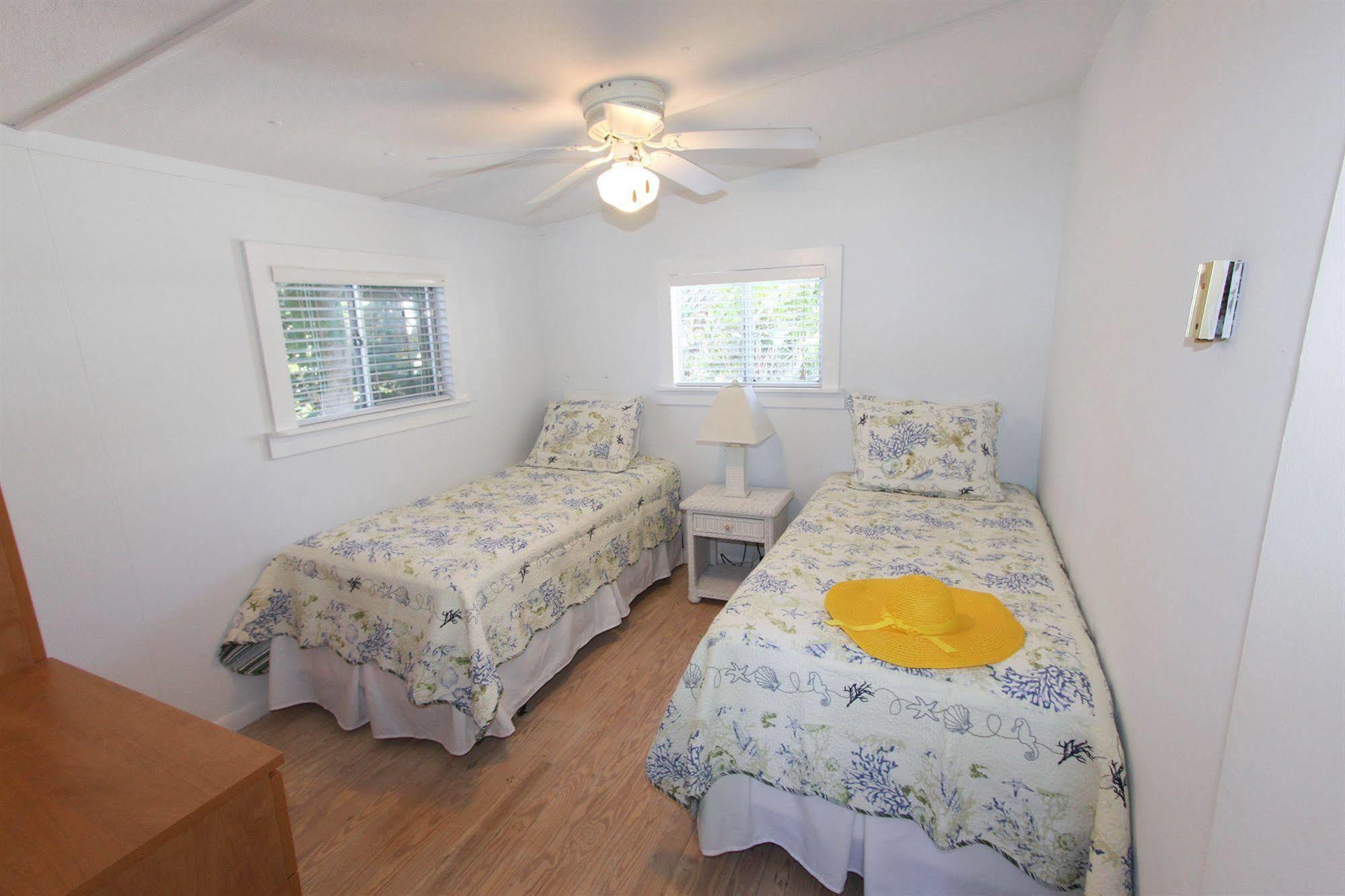 Gulf Breeze Cottages Sanibel Buitenkant foto